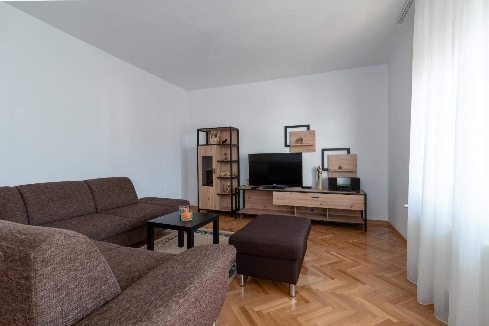 Apartman Domi Apartment *
